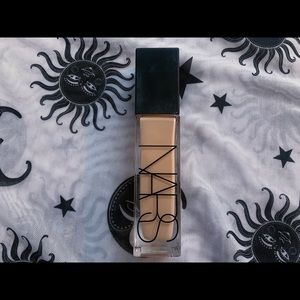 **NARS NATURAL RADIANT FOUNDATION SHADE-vienna**